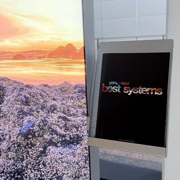 Portafolletos A4 y Estantes Metálicos para Cajas de Luz BIG LED-UP