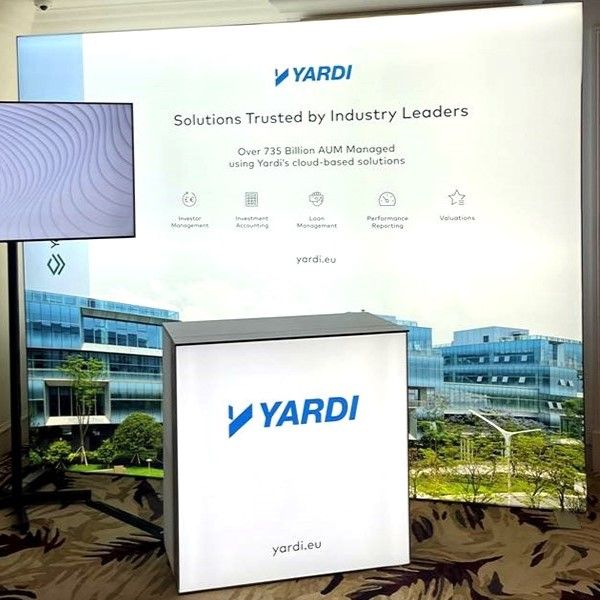 Mostrador Caja de Luz Portátil Counter One LED UP Con Maleta y Telas Incluidas