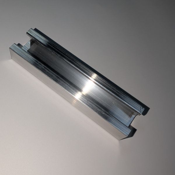 Perfil de Pared para Lona con Tensor de PVC Blanco