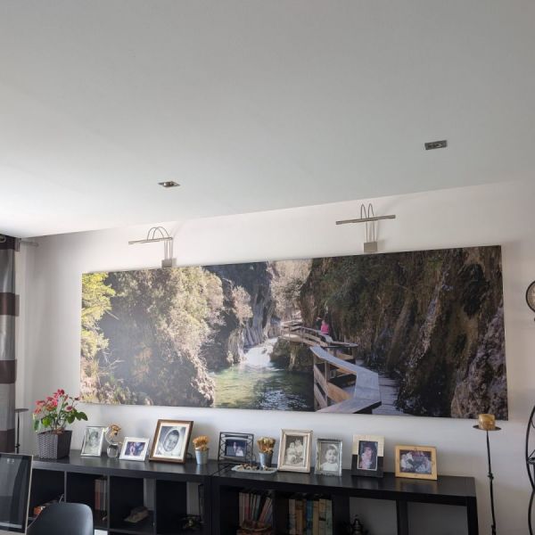 Marco textil de pared con perfil 26 mm, tela impresa y silicona