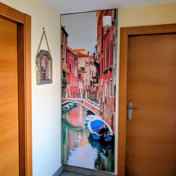 Marco textil de pared con perfil 19 mm, tela impresa y silicona