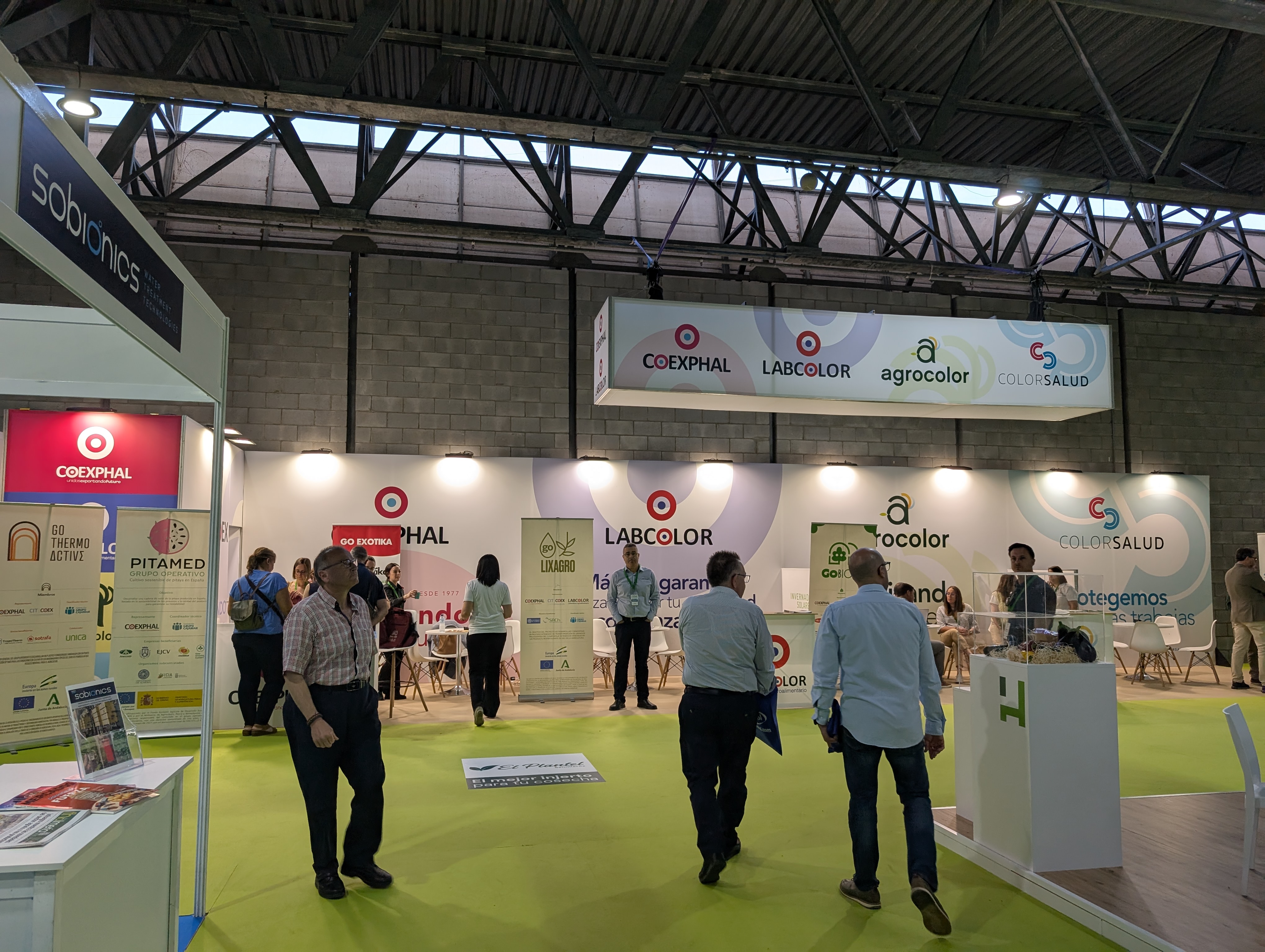 Estructura modular de aluminio con tela Impretex FR en el stand de Coexphal en Infoagro 2025